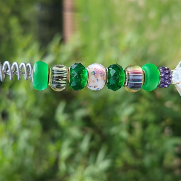🆕 Handcrafted Artisan Dragonfly Suncatcher w/ Green, Purple & White Glass Beads - Picture 5 of 12